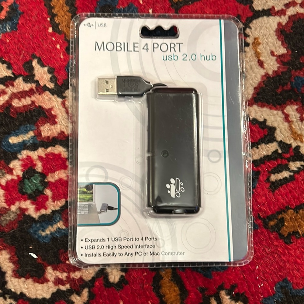 Mobile 4 port usb 2.0 hub